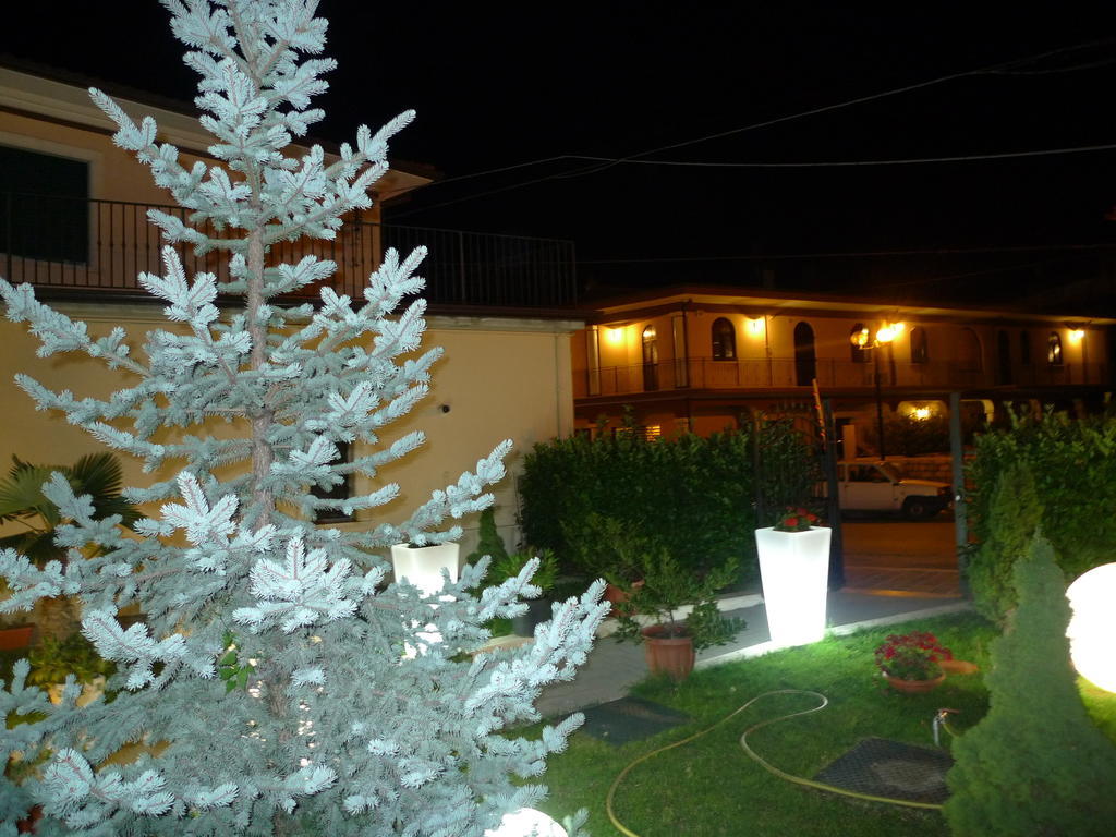 Hotel De Meis Capistrello Exterior photo