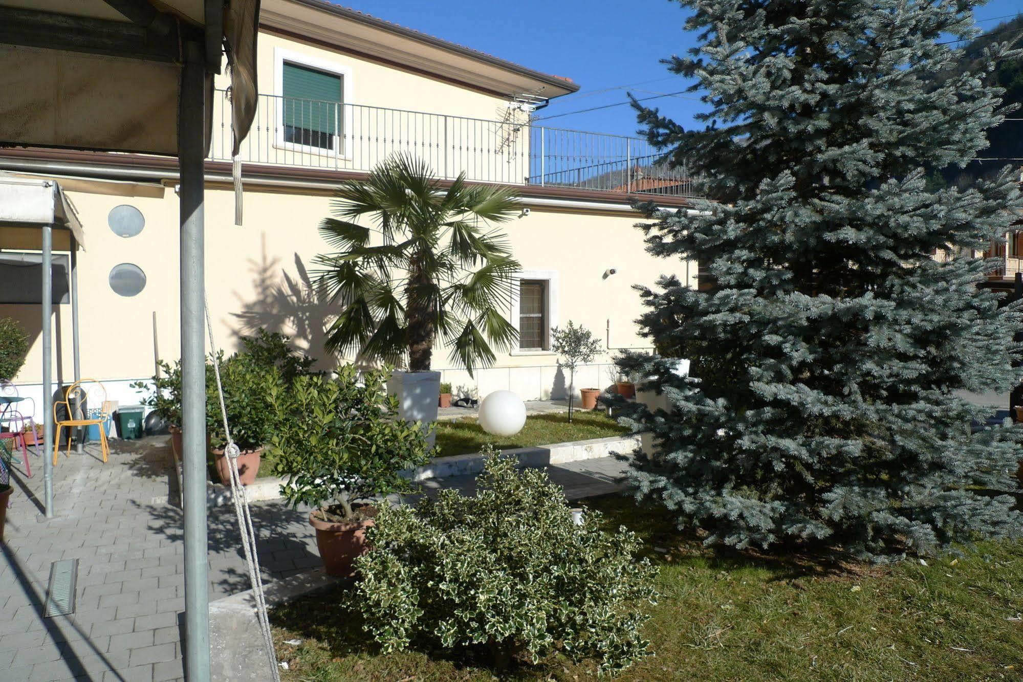 Hotel De Meis Capistrello Exterior photo
